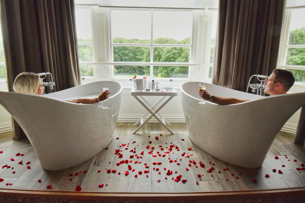 Romantic Tub & Taittinger for Two